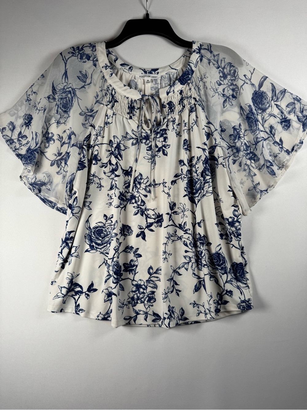 PerSeption Concept Vintage Y2K Flowy White and Blue Floral Flutter Blouse